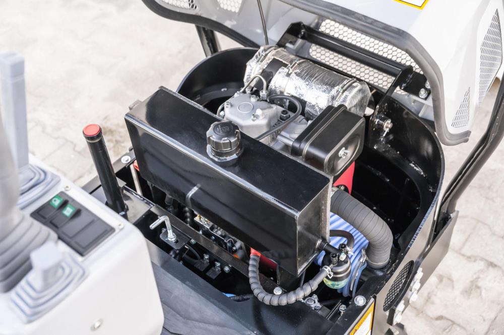 Bobmaster Plus diesel minigraver - 970 kg med knækarm og justerbar undervogn, inkl. skovlsæt