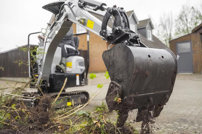 Bobmaster Plus diesel minigraver - 970 kg med knækarm og justerbar undervogn, inkl. skovlsæt