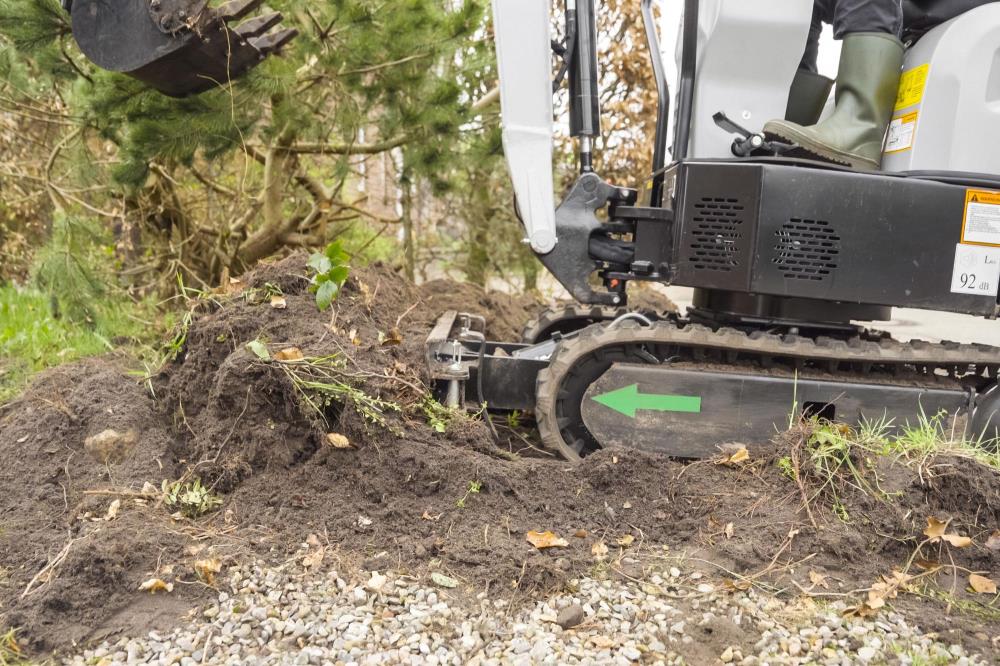 Bobmaster Plus diesel minigraver - 970 kg med knækarm og justerbar undervogn, inkl. skovlsæt