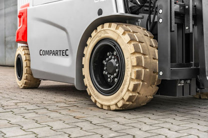CSX LØVE - El gaffeltruck 4-hjulet fuldkabine, kapacitet 5000 kg, løftehøjde 4800 mm, Li-ion batteri