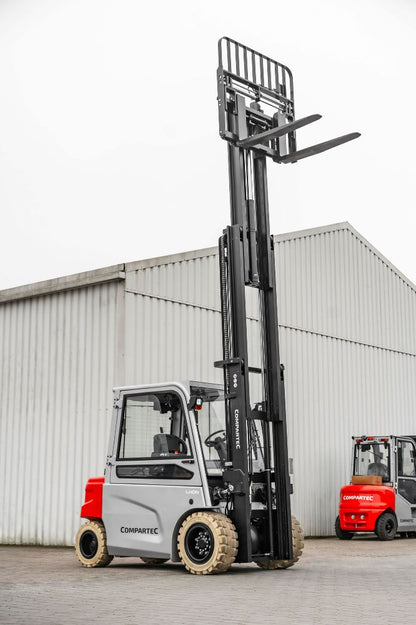 CSX LØVE - El gaffeltruck 4-hjulet fuldkabine, kapacitet 5000 kg, løftehøjde 4800 mm, Li-ion batteri