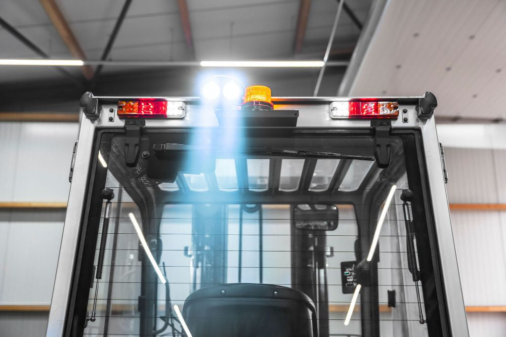 CSX LØVE - El gaffeltruck 4-hjulet fuldkabine, kapacitet 5000 kg, løftehøjde 4800 mm, Li-ion batteri
