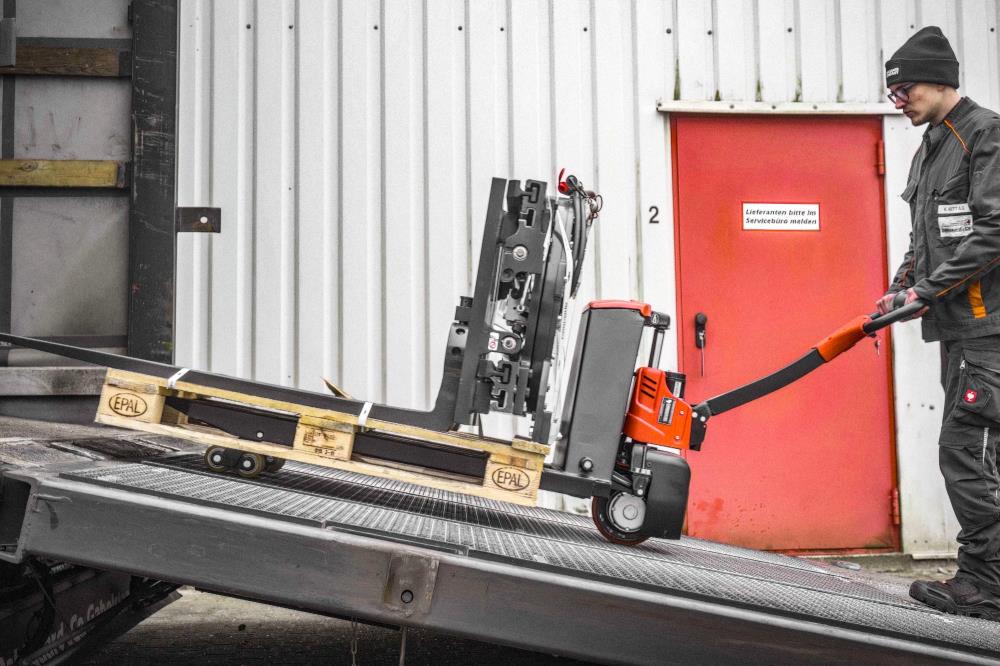 ForkLion El-palleløfter - 1500 kg kapacitet, inkl. batteri og oplader