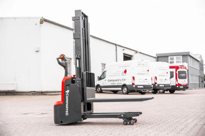 CS12i Elektrisk Stabler med initialløft - 1200 kg kapacitet, løftehøjde op til 3300 mm