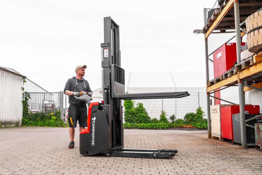 CS12i Elektrisk Stabler med initialløft - 1200 kg kapacitet, løftehøjde op til 3300 mm