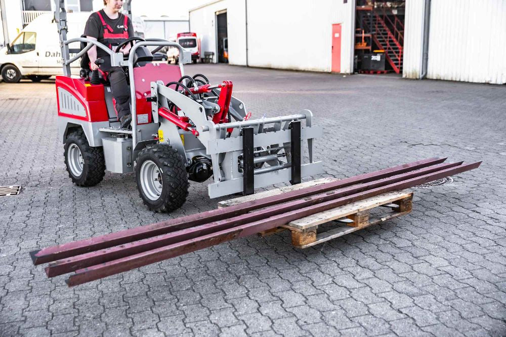 Weidemaster elektrisk minilæsser - løftekapacitet 500 kg, egenvægt 900 kg