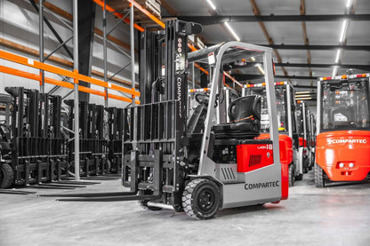 CPD18 – El gaffeltruck 3-hjulet, kapacitet 1800 kg, løftehøjde 4800 mm, Li-ion batteri