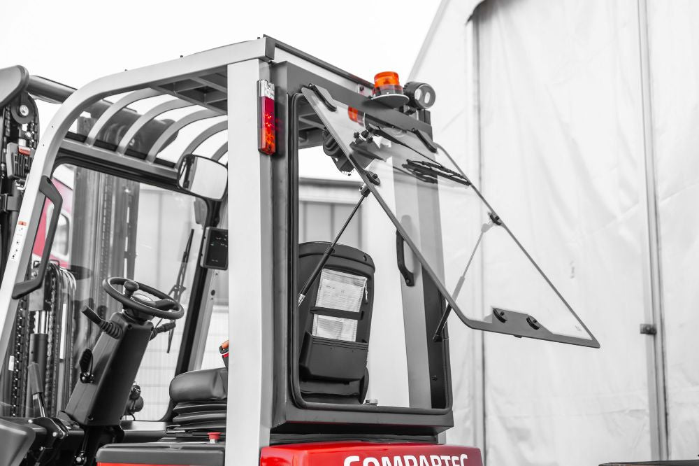CPD18 – El gaffeltruck 3-hjulet, kapacitet 1800 kg, løftehøjde 4800 mm, Li-ion batteri