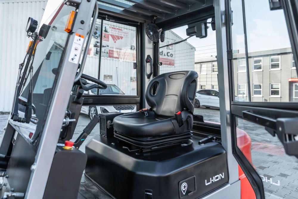CSX - El gaffeltruck 4-hjulet fuldkabine, kapacitet op til 3800 kg, løftehøjde 4800 mm, Li-ion batteri