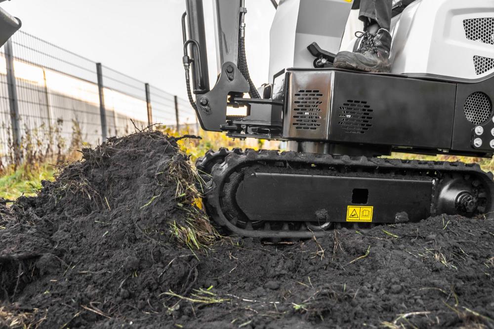 Bobmaster Pro diesel minigraver - 890 kg med knækarm, inkl. skovlsæt