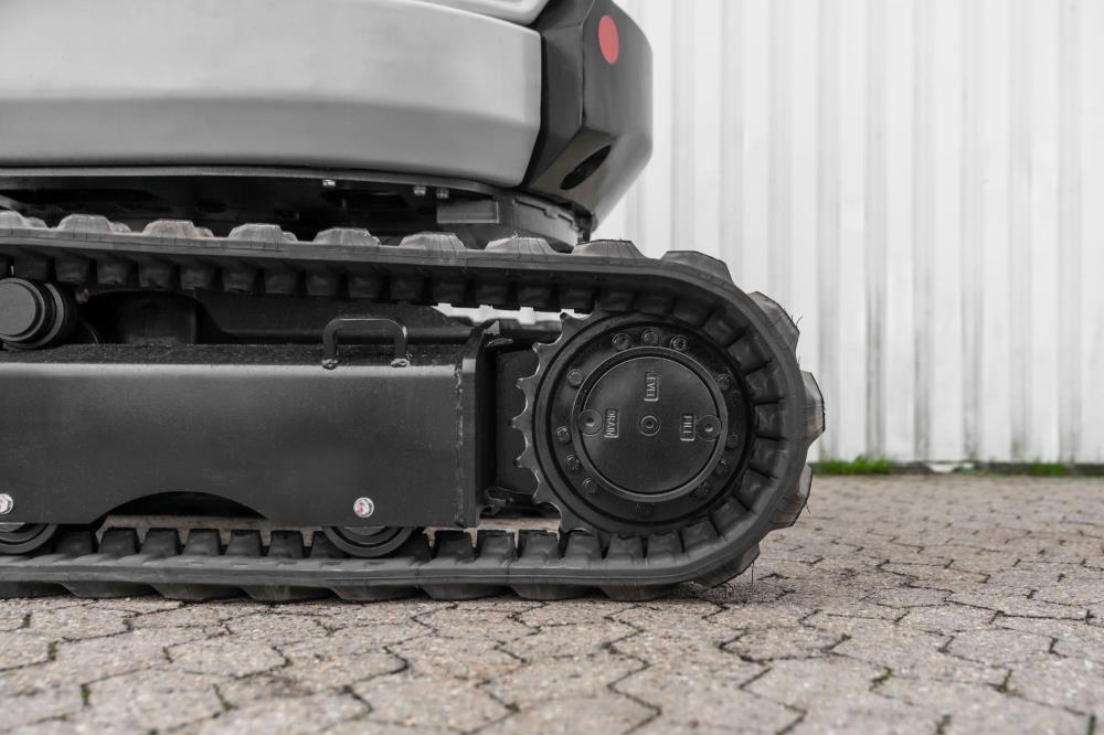 Bobmaster Ultimate diesel minigraver - 2680 kg med knækarm og joystick, inkl. skovlsæt
