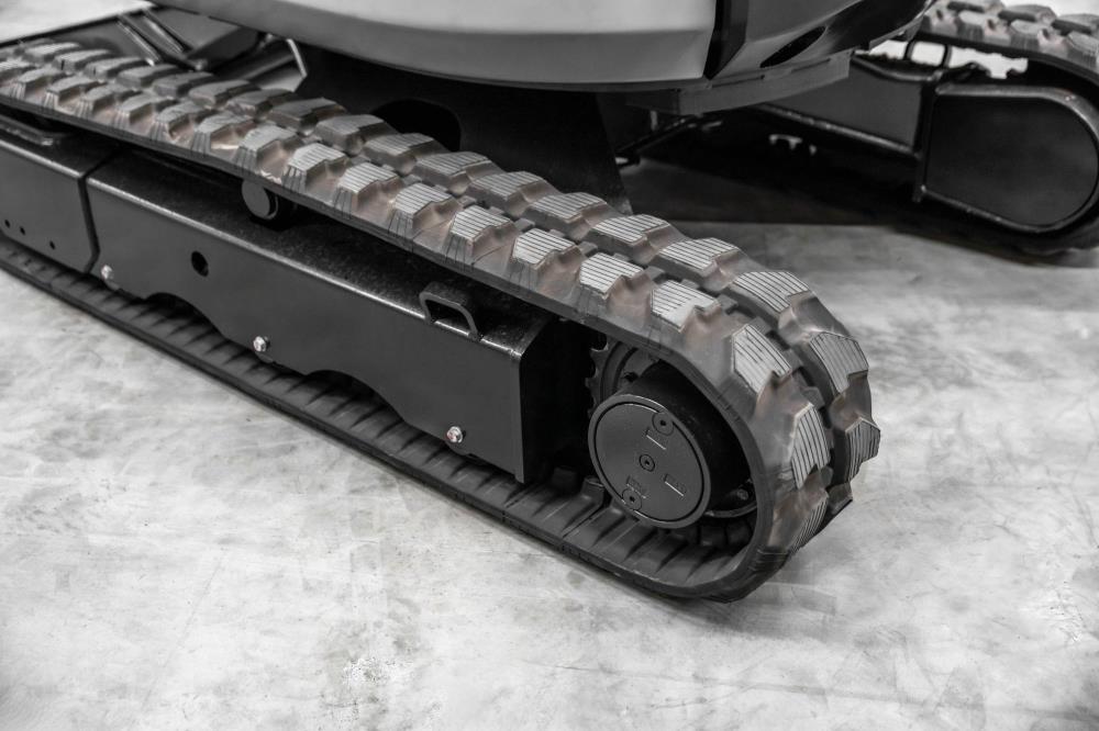 Bobmaster Ultimate diesel minigraver - 2680 kg med knækarm og joystick, inkl. skovlsæt