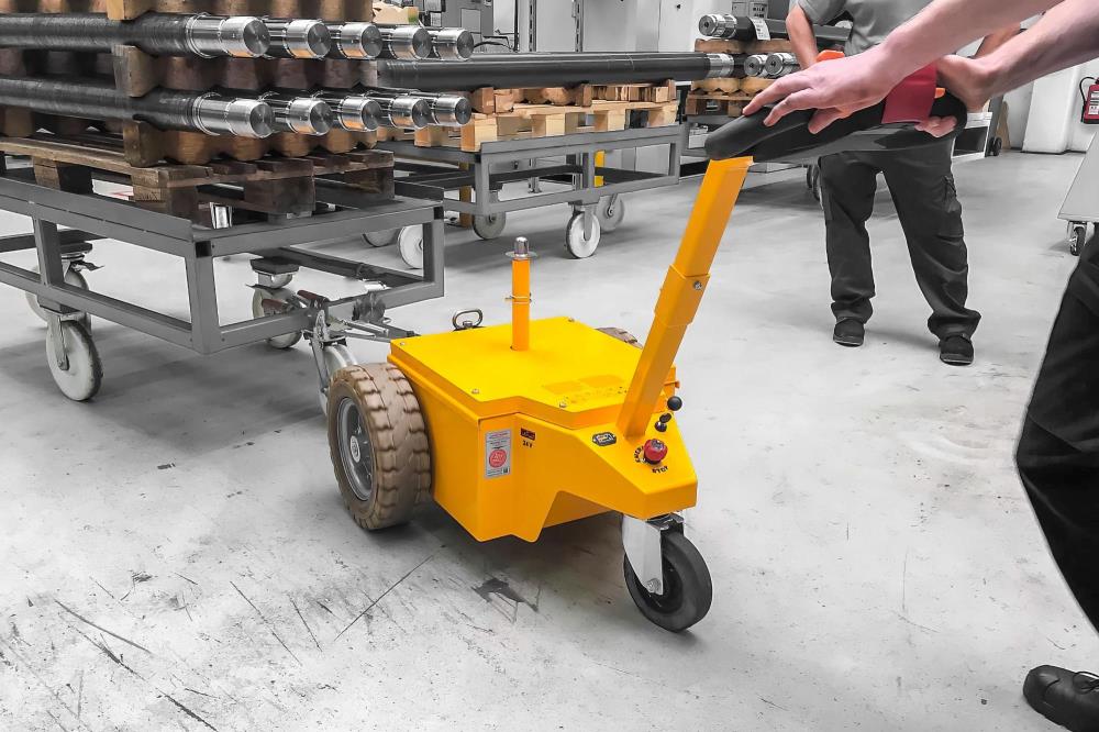 Multi-Mover L25 – Elektrisk trækker til tunge laster op til 2.500 kg