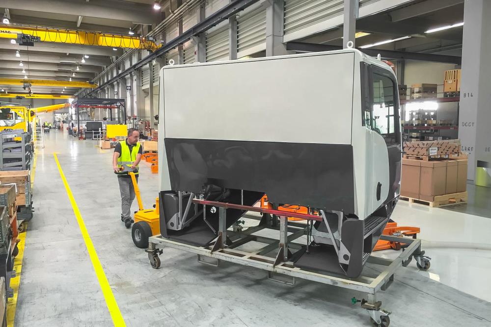 Multi-Mover L25 – Elektrisk trækker til tunge laster op til 2.500 kg